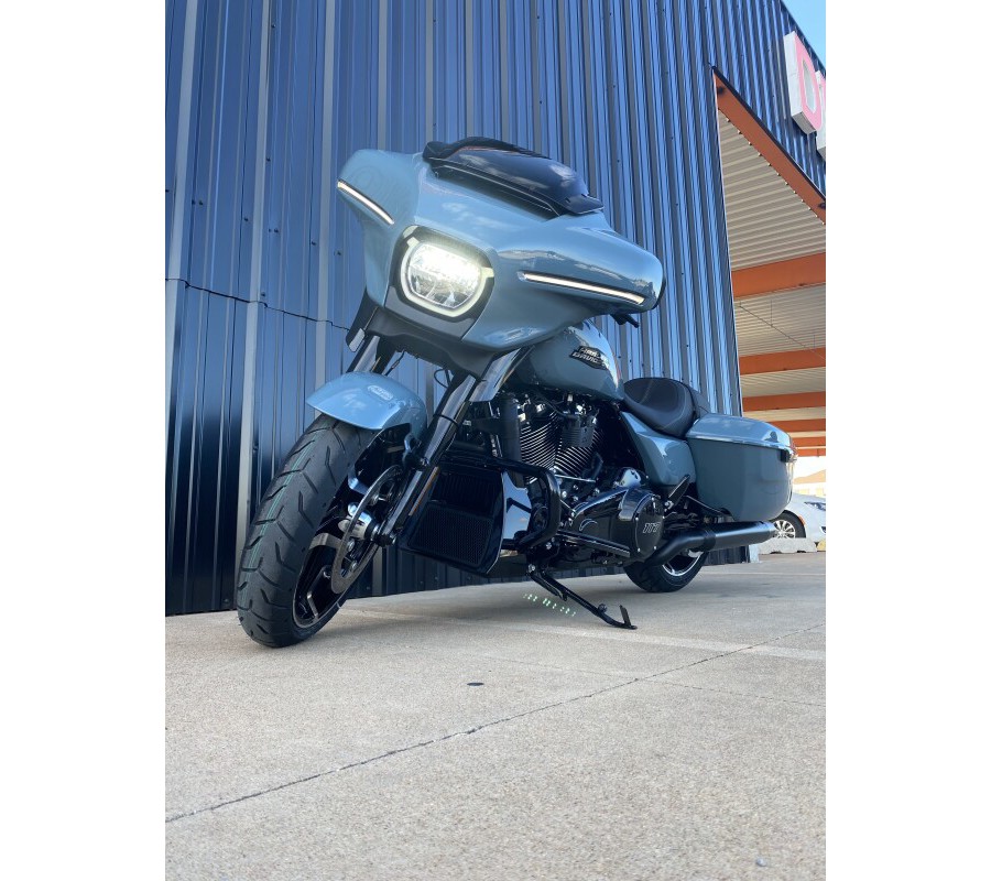 FLHX 2024 Street Glide®