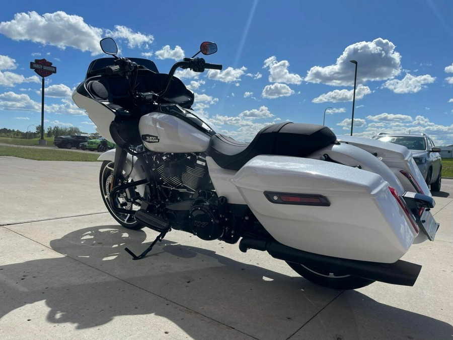 FLTRX 2024 Road Glide™