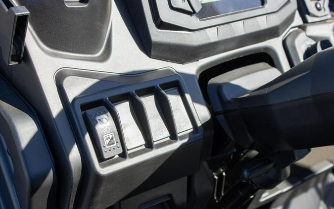 2026 CAN-AM DEFENDER MAX DPS HD7