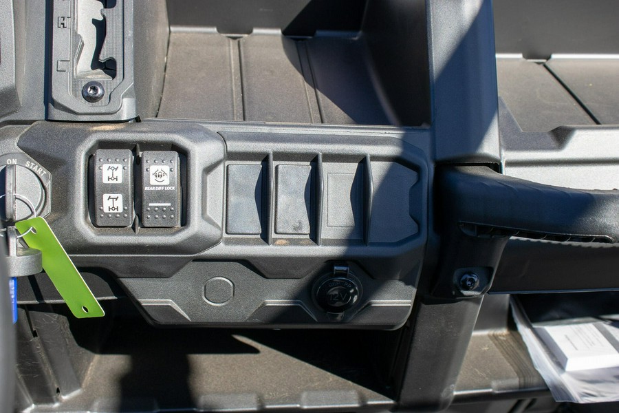 2026 CAN-AM DEFENDER MAX DPS HD7