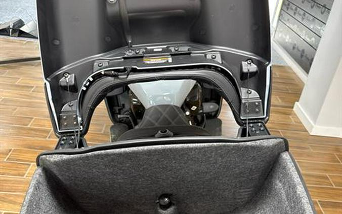 2025 Indian Motorcycle Roadmaster® PowerPlus Dark Horse® with 112