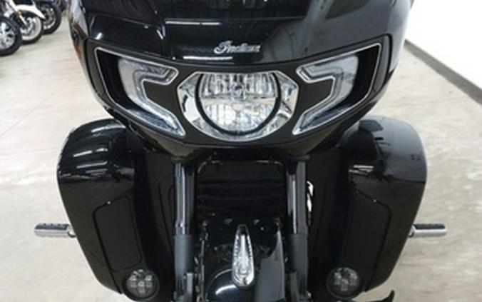 2022 Indian Pursuit Limited With Premium Package Black Metalli