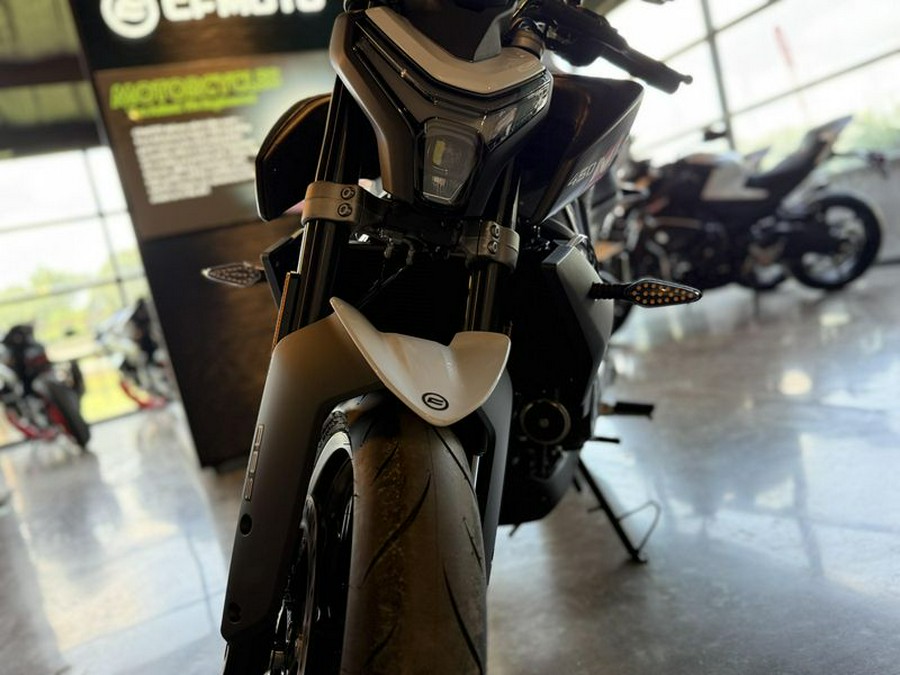 New 2025 CFMOTO 450NK