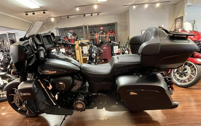 2024 Indian Motorcycle® Roadmaster® Dark Horse® Black Smoke