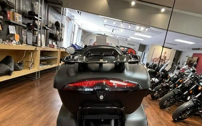 2024 Indian Motorcycle® Roadmaster® Dark Horse® Black Smoke