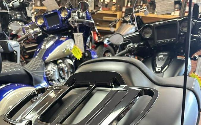 2024 Indian Motorcycle® Roadmaster® Dark Horse® Black Smoke