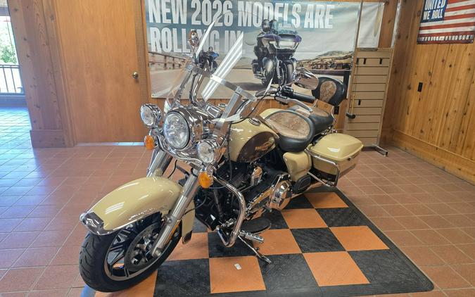 2014 Harley-Davidson Road King®