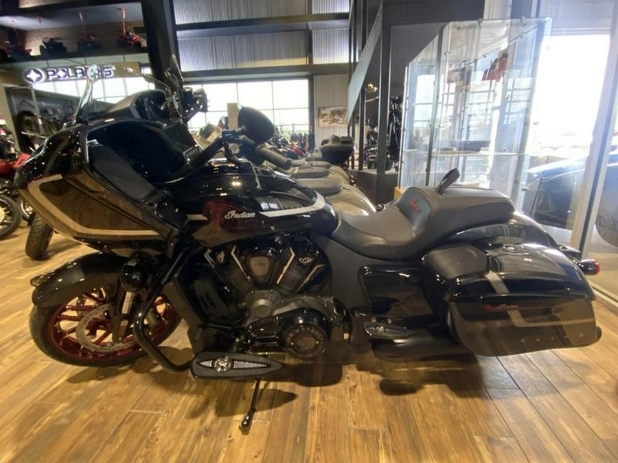 2024 Indian Motorcycle® Challenger® Elite Charcoal Candy/Black Candy