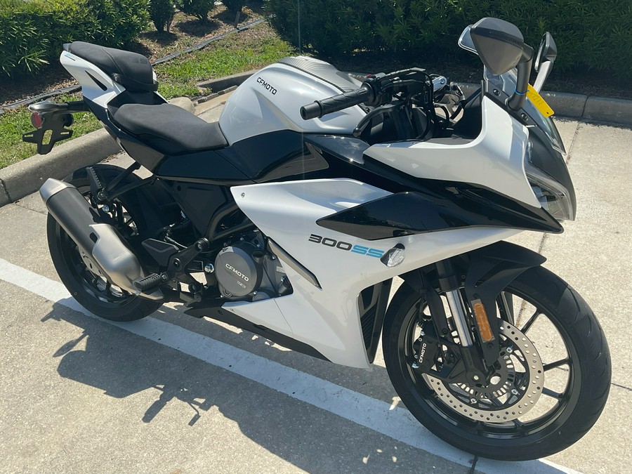2025 CFMOTO 300SS