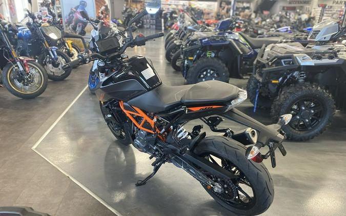 2023 KTM Duke 390