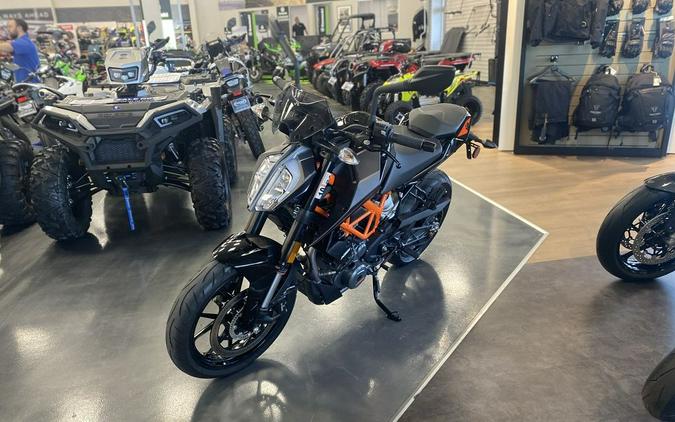 2023 KTM Duke 390