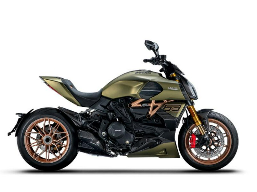 2021 Ducati Diavel 1260 Lamborghini Gea Green