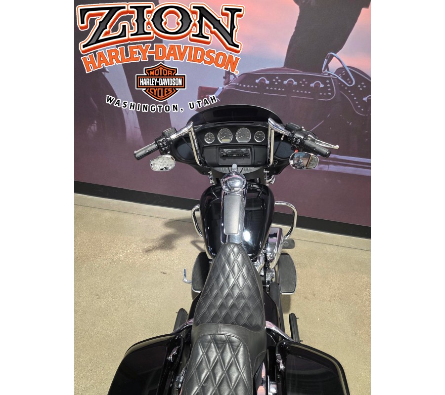 2020 Police Electra Glide Vivid Black - Chrome