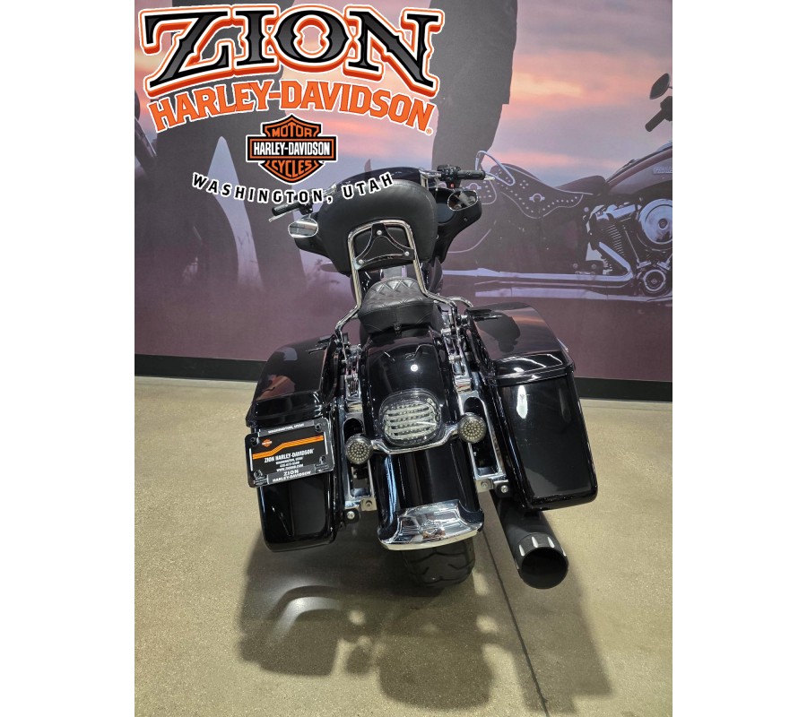 2020 Police Electra Glide Vivid Black - Chrome