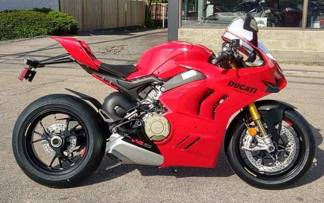 2024 Ducati Panigale V4 S Red