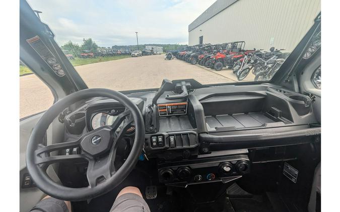 2019 Can-Am DEFENDER XT CAB HD8