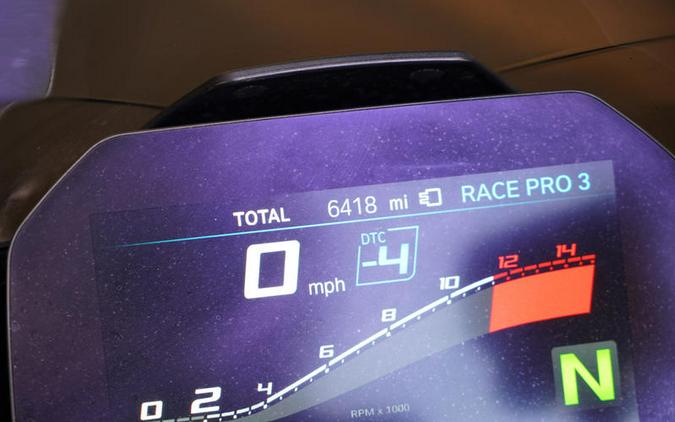 2022 BMW S 1000 RR Light White / Racing Blue / Racing Red