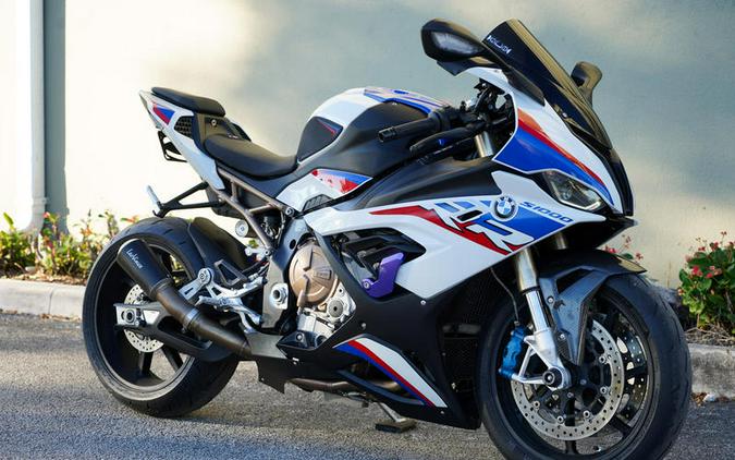 2022 BMW S 1000 RR Light White / Racing Blue / Racing Red