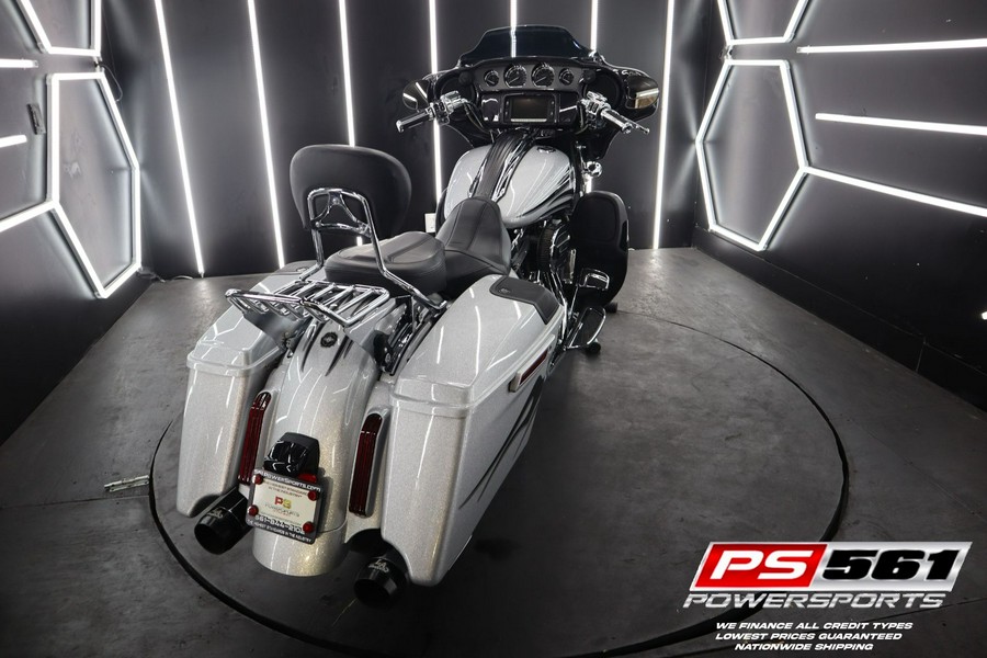 2015 Harley-Davidson CVO™ Street Glide®
