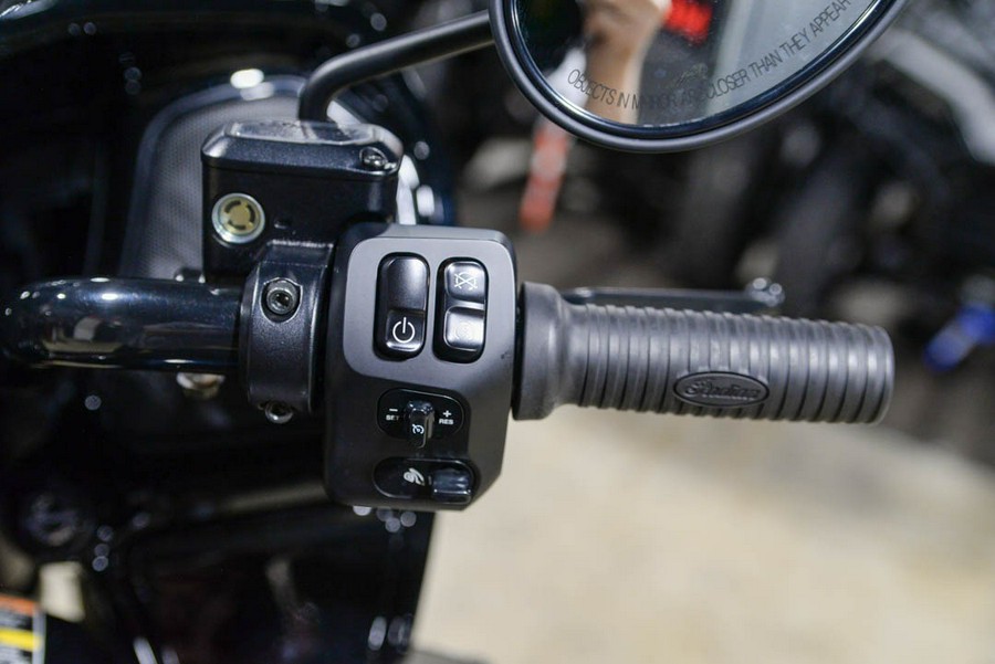 2024 Indian Motorcycle Challenger® Elite