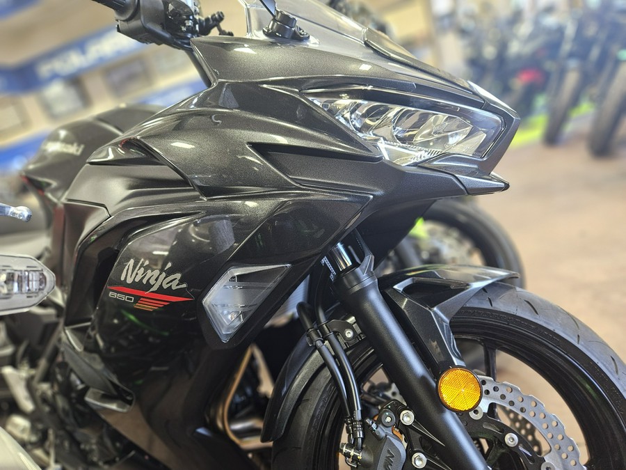 2026 Kawasaki Ninja® 650 Base