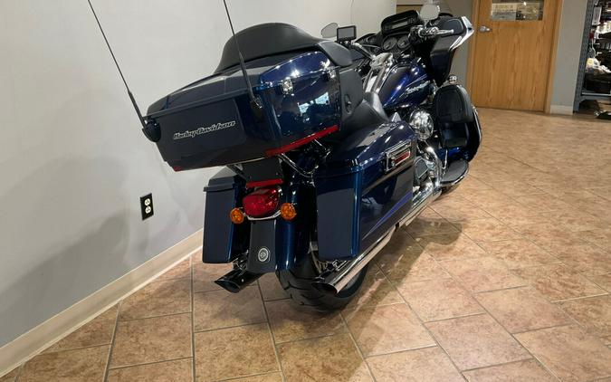 2013 Harley-Davidson Road Glide Ultra Big Blue Pearl FLTRU