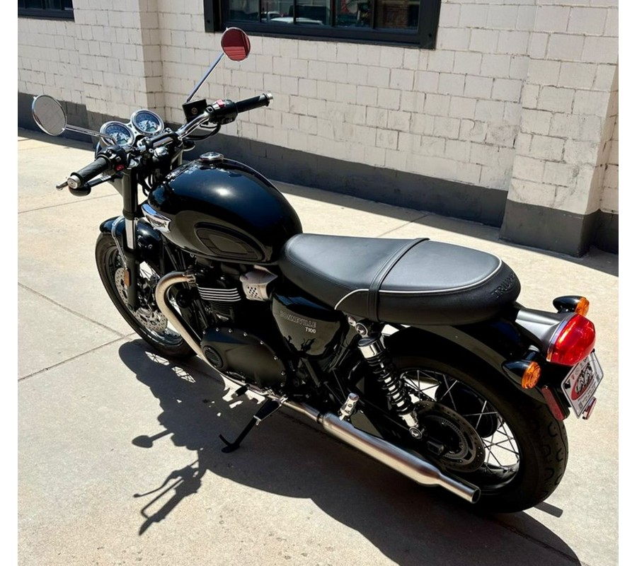 2022 Triumph Bonneville T100 Jet Black