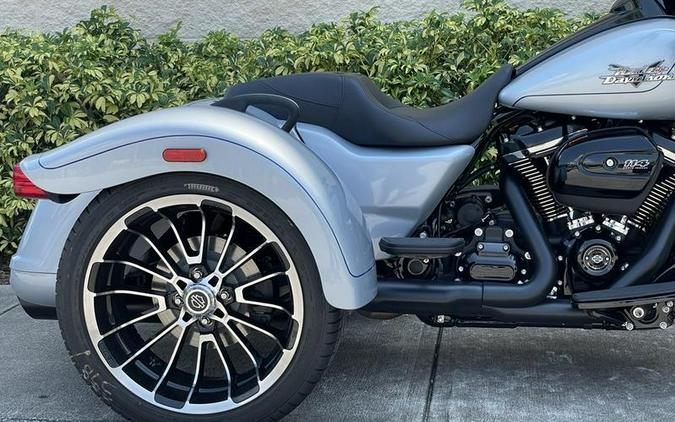 2023 Harley-Davidson Road Glide 3 Trike First Look [5 Fast Facts]