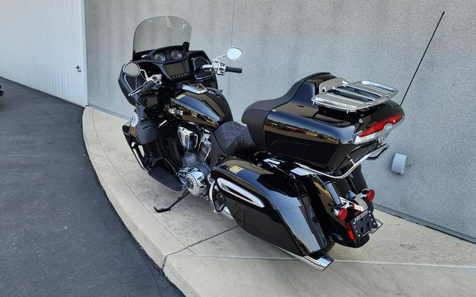 2023 Indian Motorcycle® Pursuit Limited with Premium Package Black Metallic