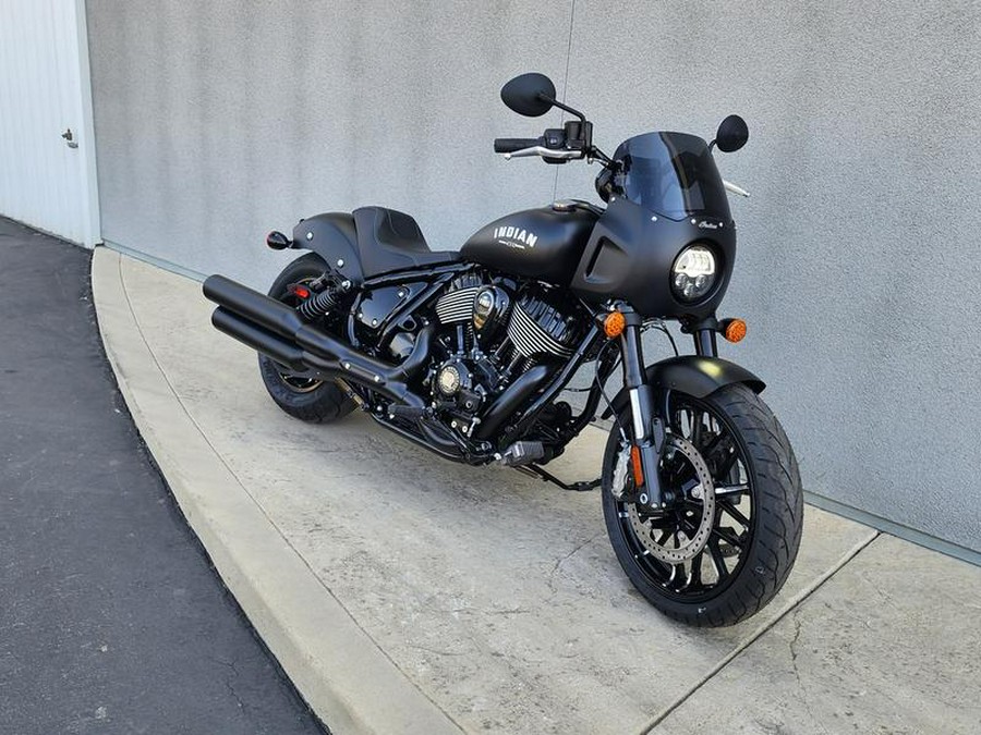 2024 Indian Motorcycle® Sport Chief Black Smoke