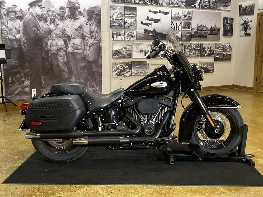 2022 Harley-Davidson® FLHCS - Heritage Classic 114