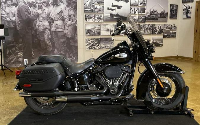 2022 Harley-Davidson® FLHCS - Heritage Classic 114