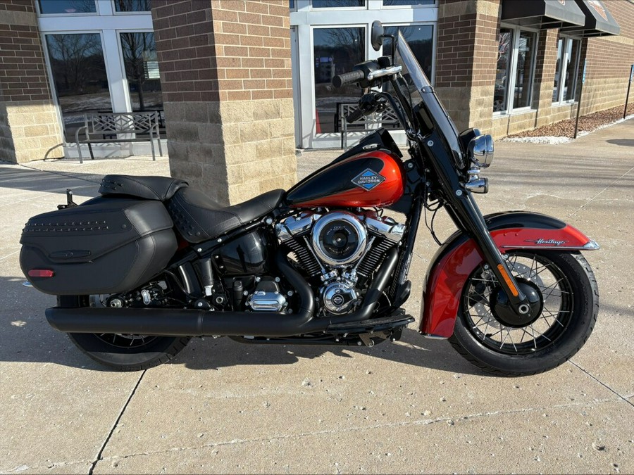 2025 Harley-Davidson® Heritage Classic Whiskey Fire / Vivid Black w/Laced Wheels