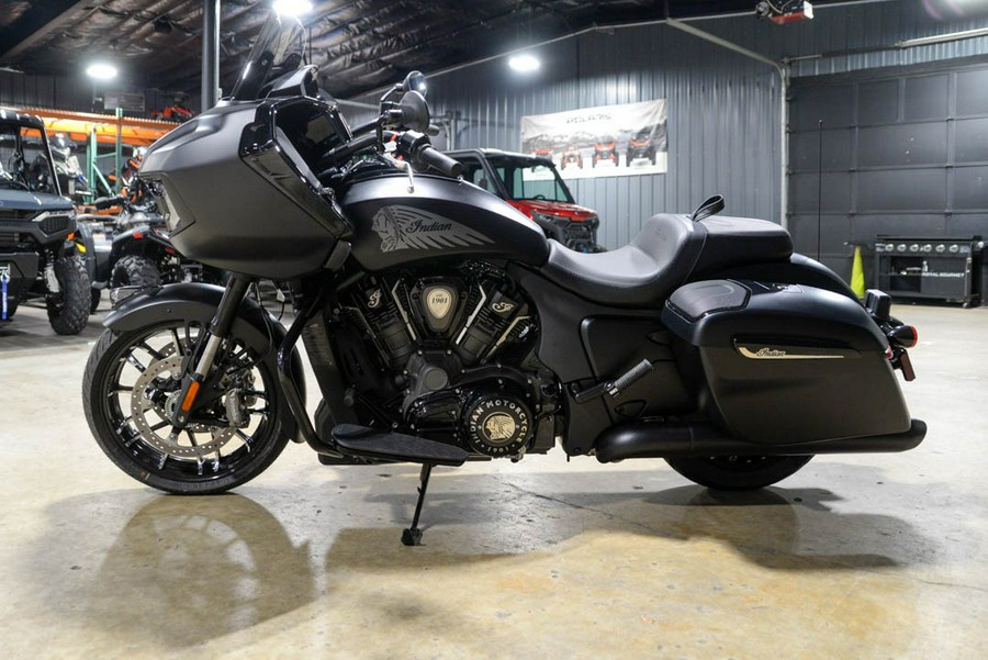 2025 Indian Motorcycle Challenger® Dark Horse® with PowerBand Audio Package