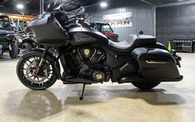 2025 Indian Motorcycle Challenger® Dark Horse® with PowerBand Audio Package