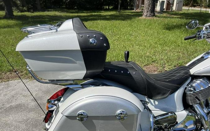 2019 Indian Motorcycle® Roadmaster® Pearl White / Star Silver