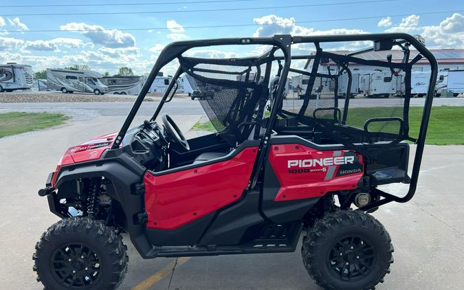 2024 Honda Pioneer 1000-5 Deluxe