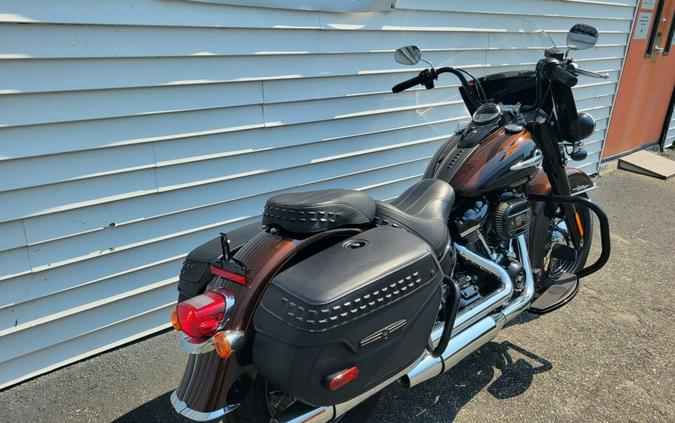 2019 Harley-Davidson Heritage Classic 114 Rawhide/Vivid Black