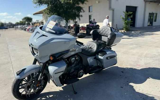 2025 Indian Motorcycle® Roadmaster® PowerPlus Dark Horse® w/PowerBand Storm Gray