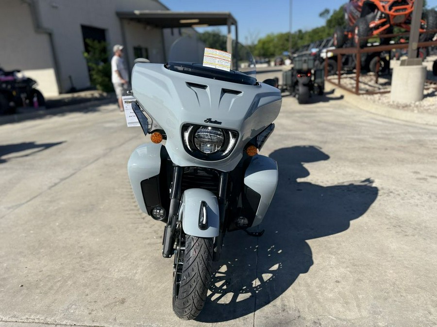 2025 Indian Motorcycle® Roadmaster® PowerPlus Dark Horse® w/PowerBand Storm Gray