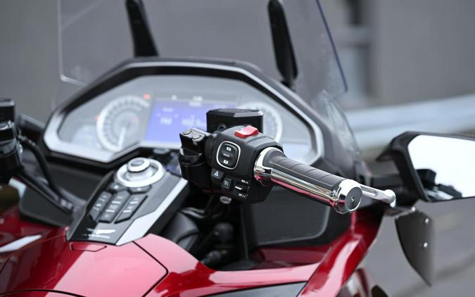 2018 Honda® Gold Wing Tour Candy Ardent Red