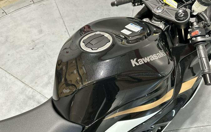 2026 Kawasaki Ninja® ZX™-6R Base