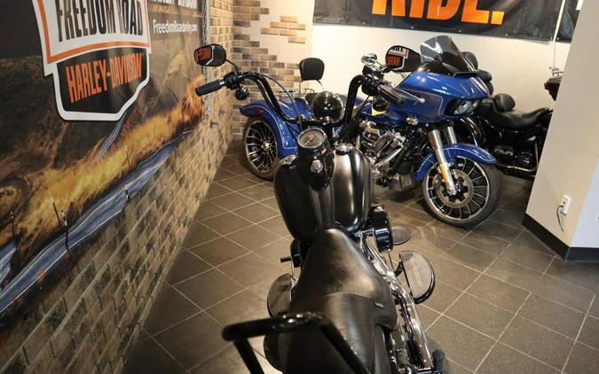 2011 Softail Cross Bones (FLSTSB)