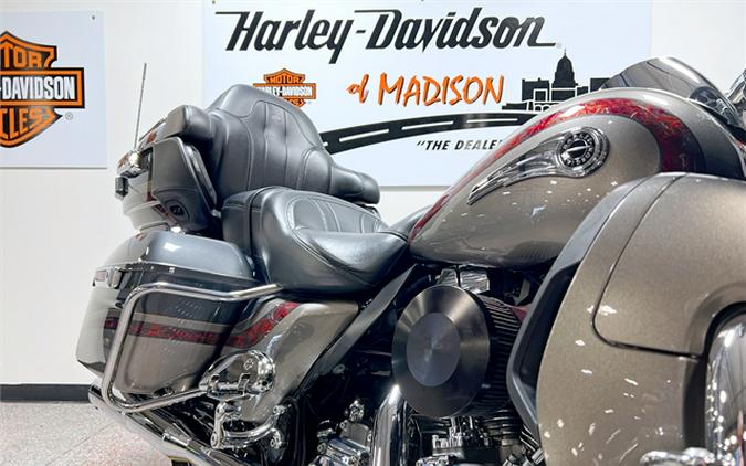 2016 Harley-Davidson CVO Limited FLHTKSE 19,956 Miles Charcoal Slate and Palladium Silver