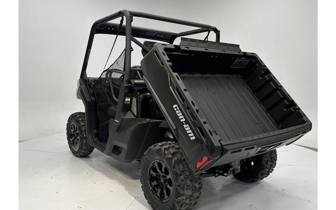 2024 Can-Am Defender DPS HD7