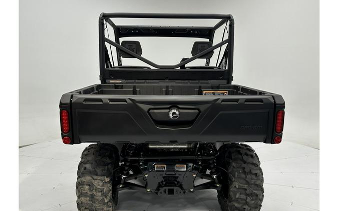 2024 Can-Am Defender DPS HD7