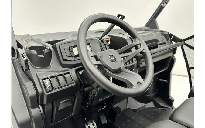 2024 Can-Am Defender DPS HD7