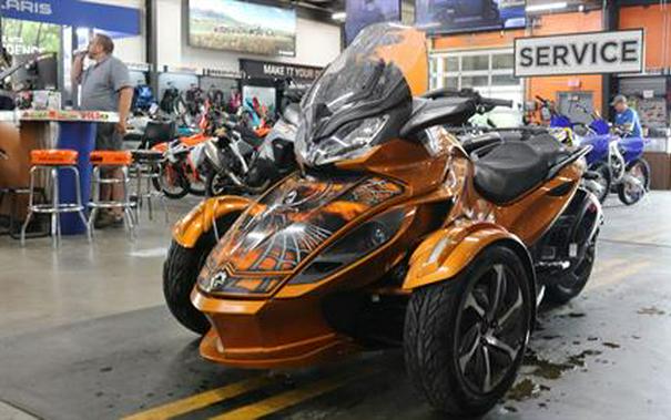 2014 Can-Am Spyder® ST-S SE5