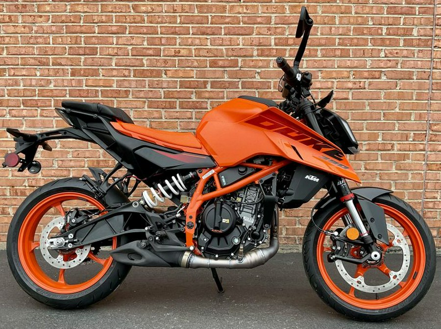 New 2024 KTM 390 DUKE