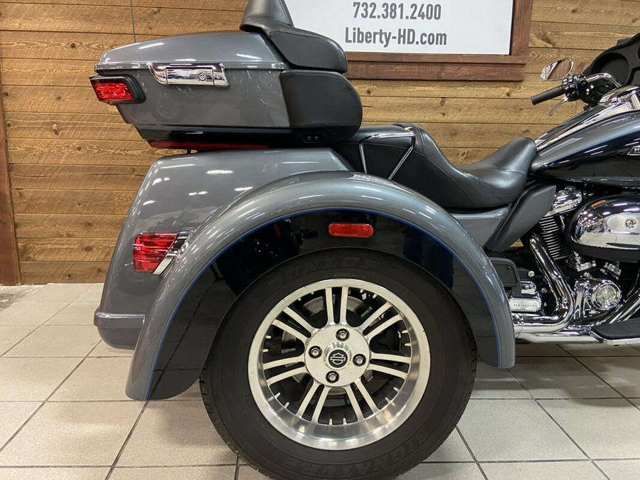 2021 Harley-Davidson Tri Glide Ultra Gauntlet Gray Metallic/Vd Blk FLHTCUTG